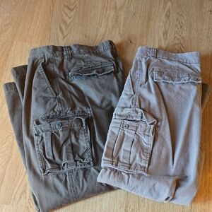 Roundtree & Yorke Vintage Cargo 3 Pants Size 36 X 32 Good Condition